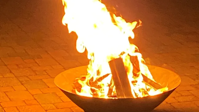 Osterfeuer - Originalgrösse (Foto: Sekretariat ) Osterfeuer - Originalgrösse (Foto: Sekretariat )