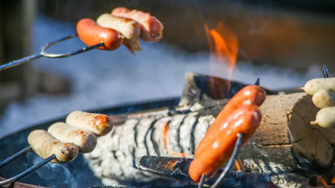 Bratwurst Grill (Foto: Sekretariat ) Bratwurst Grill (Foto: Sekretariat )