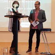 2017-10-28 09.06.47 – Begrüssung durch Pfr. Christoph und Caroline Baumann  (Monika Markwalder)